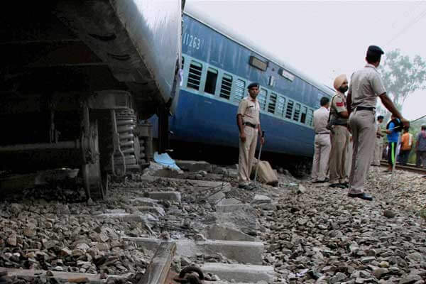 bhatindajodhpurpassengertrainderailsinrajasthan;12injured